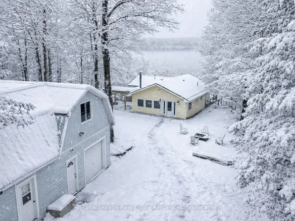 398 Gilbert Bay Ln, Wollaston, ON K0L 1P0