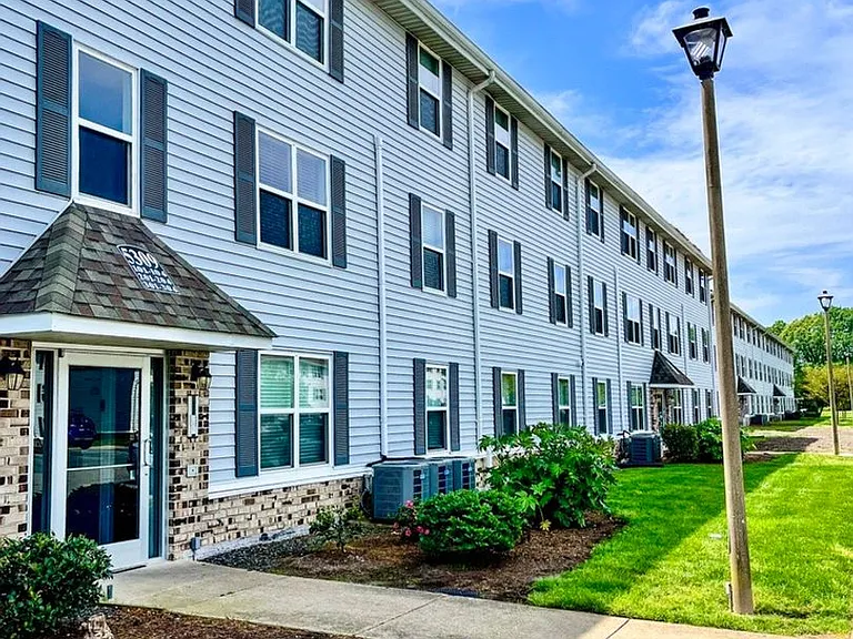 Dove Landing Apartments — Photo 10