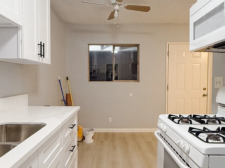 10033 Flora Vista St #9 — Photo 4