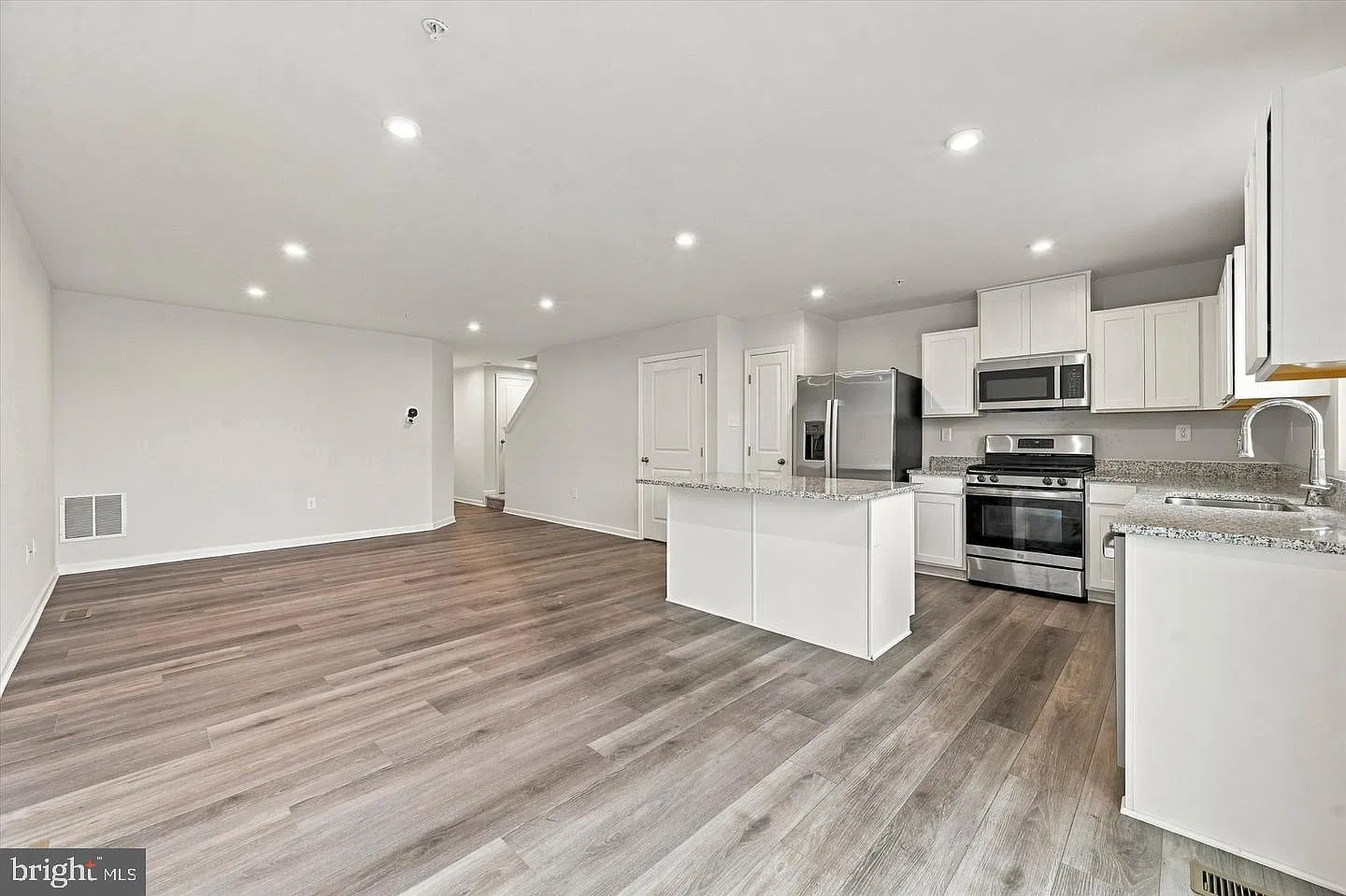 3 bed, 2.5 bath, 1500 sqft, $2,600 — Photo 4