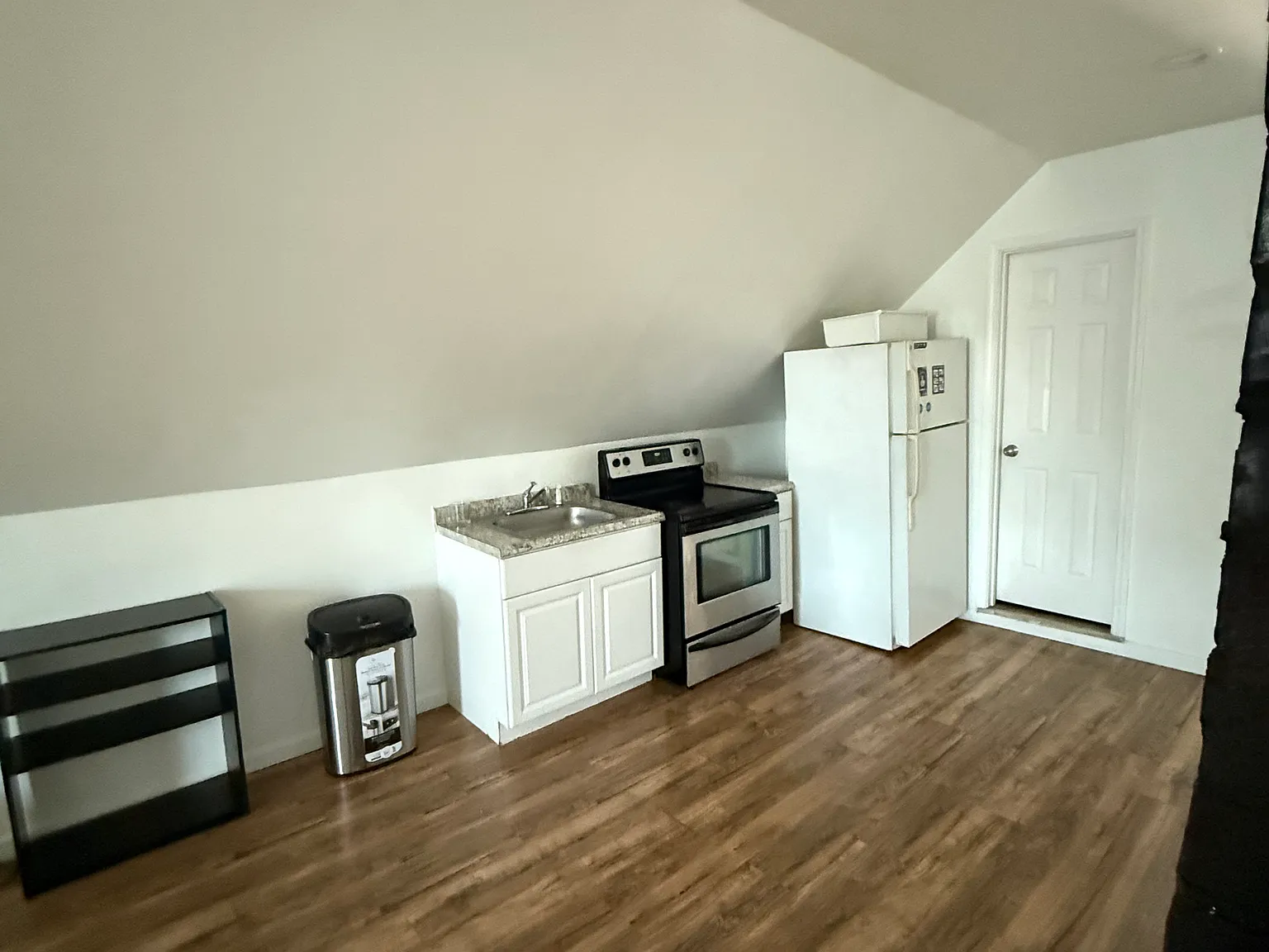 Studio, 600 sqft, $950 — Photo 4