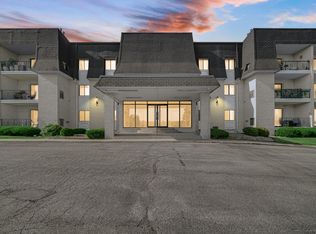 321 Deerpath Dr UNIT 105, Schererville, IN 46375