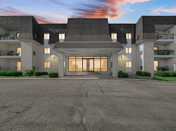 321 Deerpath Dr Unit 105, Schererville, IN 46375