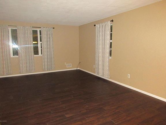 5th image of 311 Thomas Dr