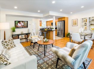 10 Sherman Rd, Chestnut Hill, MA 02467