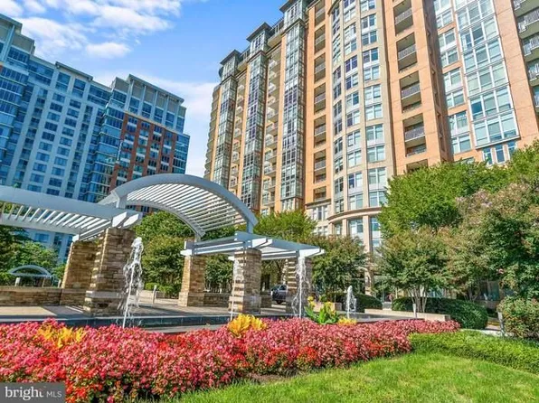 8220 Crestwood Heights Dr APT 814, Mc Lean, VA 22102