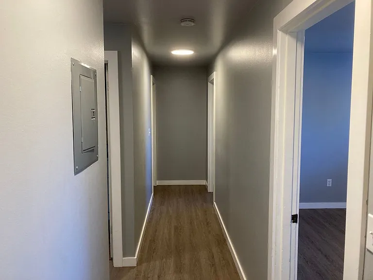 Eagle Court Apartments — Photo 51
