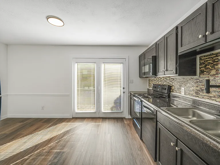 Hillwood Villas — Photo 35