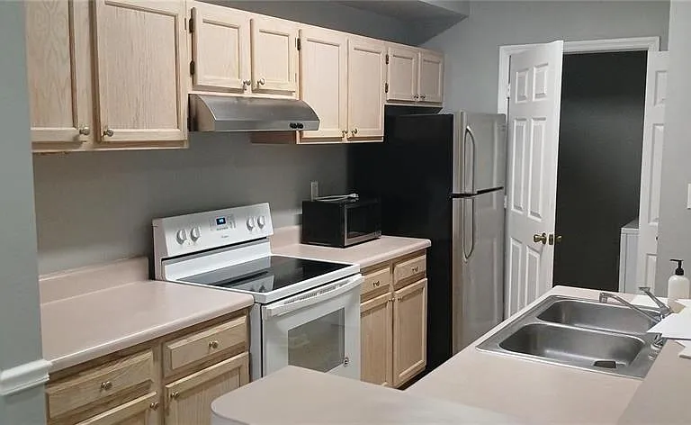 5606 Pinnacle Heights Cir #306 — Photo 14