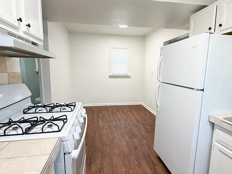 607 Moorman Ave NW — Photo 5