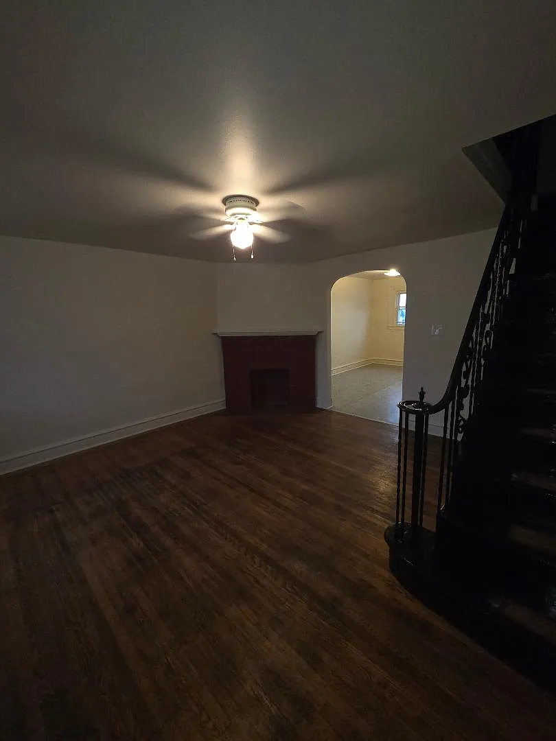 3 bed, 1064 sqft, $1,700 — Photo 2
