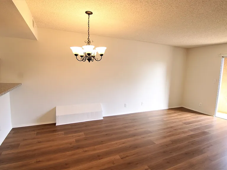 13552 Burbank Blvd #3 — Photo 8