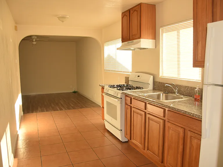 14817 Bancroft Ave #14817 — Photo 6