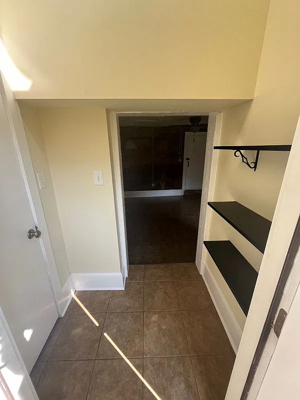 1 bed, 1.0 bath, 400 sqft, $1,200 — Photo 4