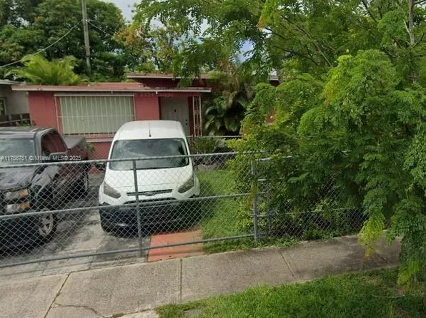 5271 SW 3rd St, Miami, FL 33134