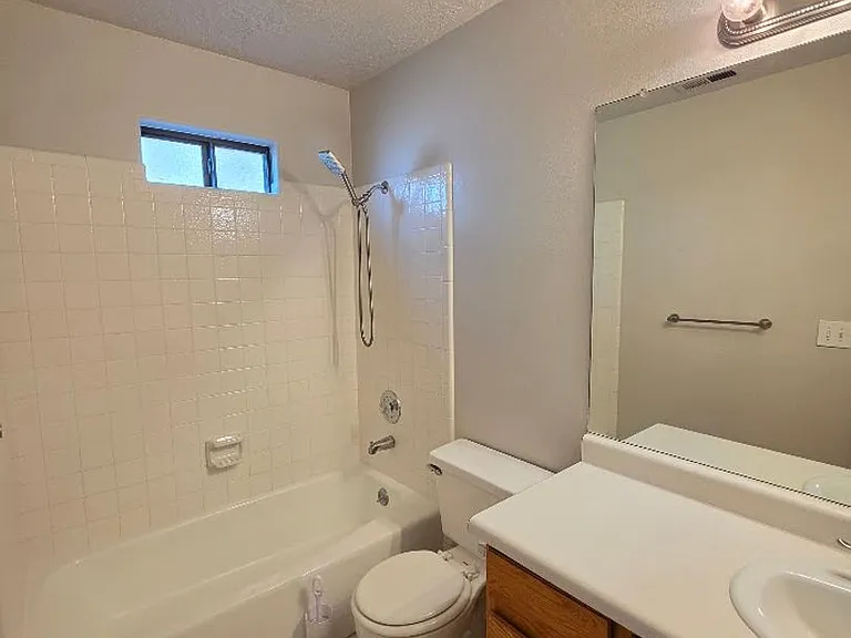 640 E Vermillion Ave — Photo 16