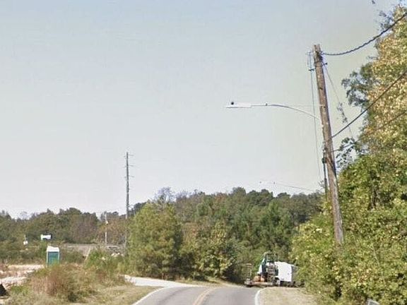 4th image of 2918 Old Marion Rd