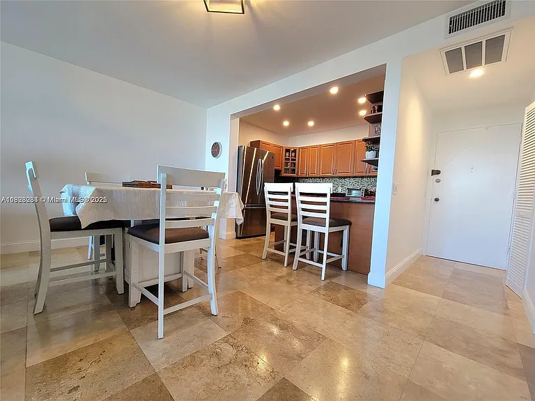 3505 S Ocean Dr #320 — Photo 8