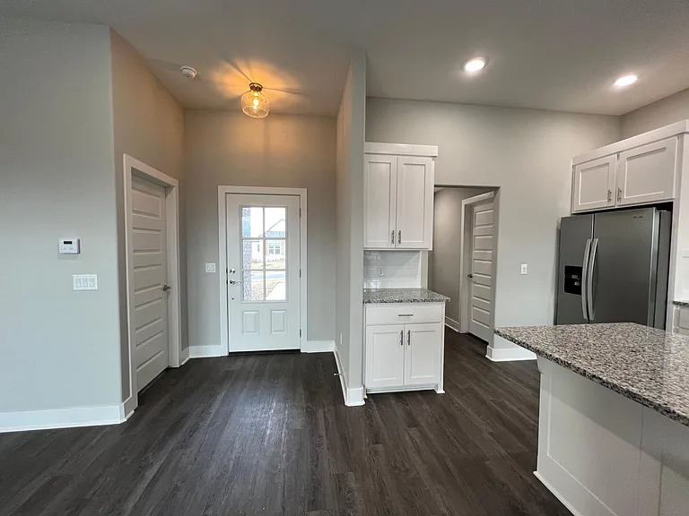 6051 W Mecklin St — Photo 40