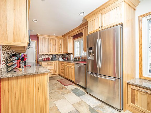 2nd image of 493 E Hamilton Ln