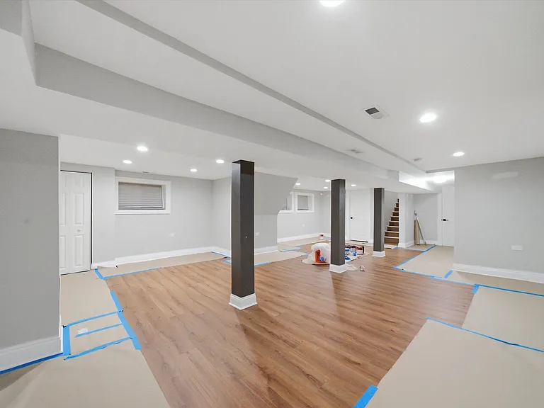 8326 S Luella Ave — Photo 28