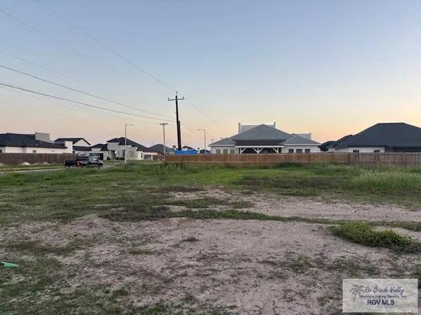 7601 Gladiola St, Brownsville, TX 78520