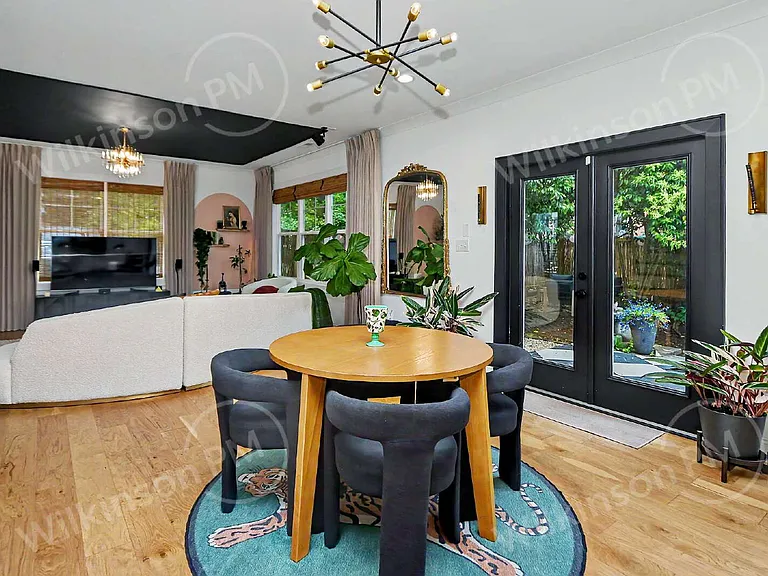221 Gardner Ave — Photo 10