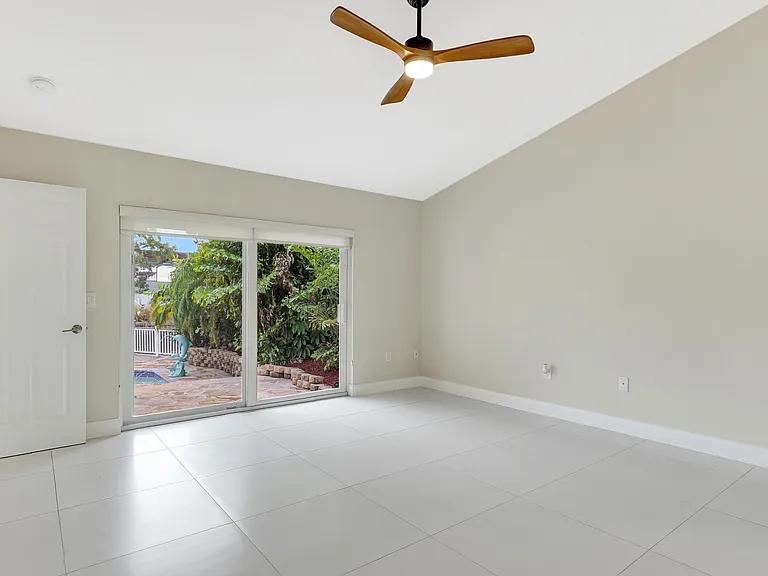 1412 NE 53rd Ct — Photo 30