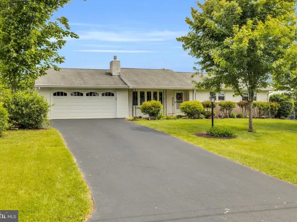 52 Martin Ave, Gilbertsville, PA 19525