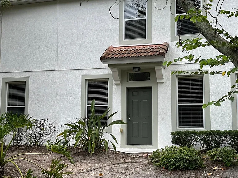 6892 Sperone St — Photo 2