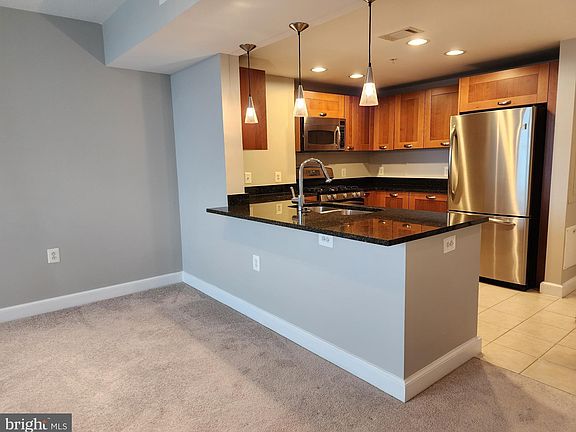 4th image of 2451 Midtown Ave APT 911