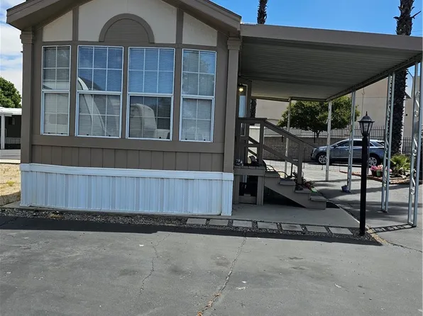 2750 W Acacia Ave #M-20, Hemet, CA 92545