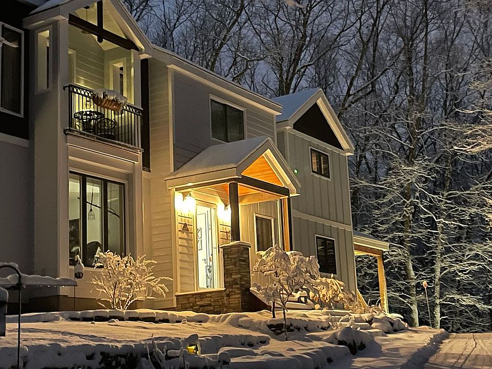 1st image of 9 Sandspring Dr