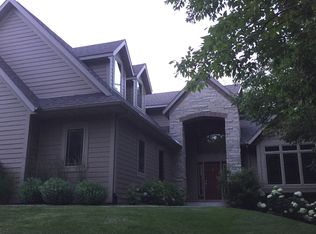 N50W5280 Portland Rd, Cedarburg, WI 53012