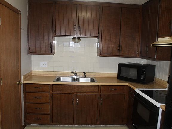 3rd image of 1317 3rd Ave