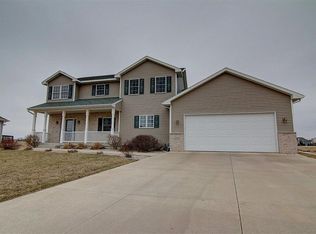 1353 Circle Dr, Sun Prairie, WI 53590