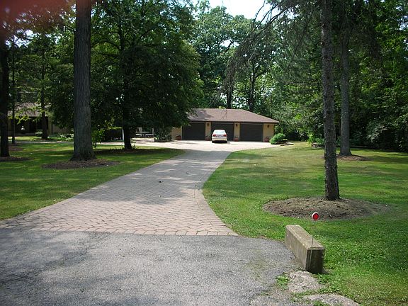4th image of 1360 Ancient Oaks Dr