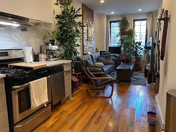 2nd image of 1299 Putnam Ave APT 1R