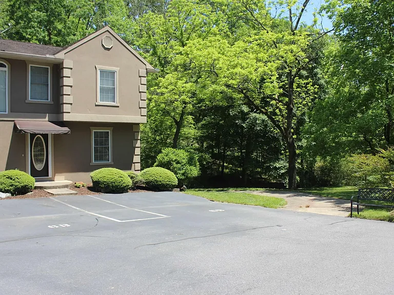 103 Birdie Ln #B-6 — Photo 1