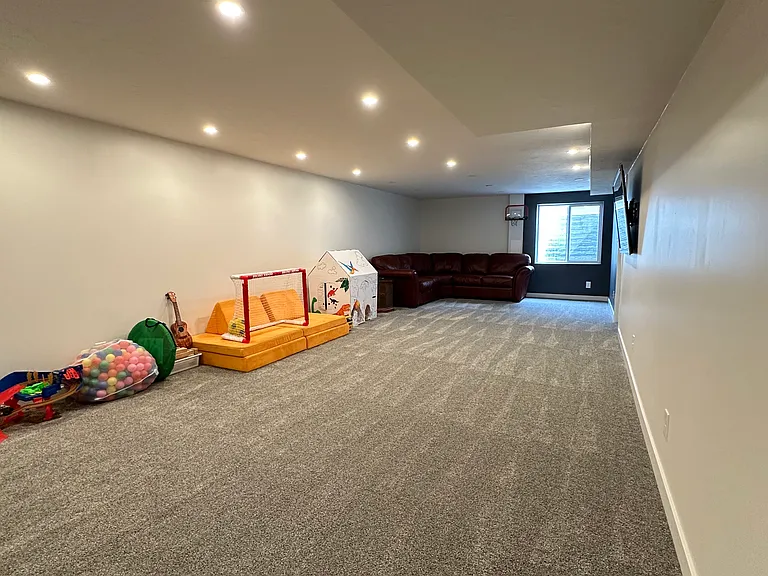 519 W Barnes Rd — Photo 14