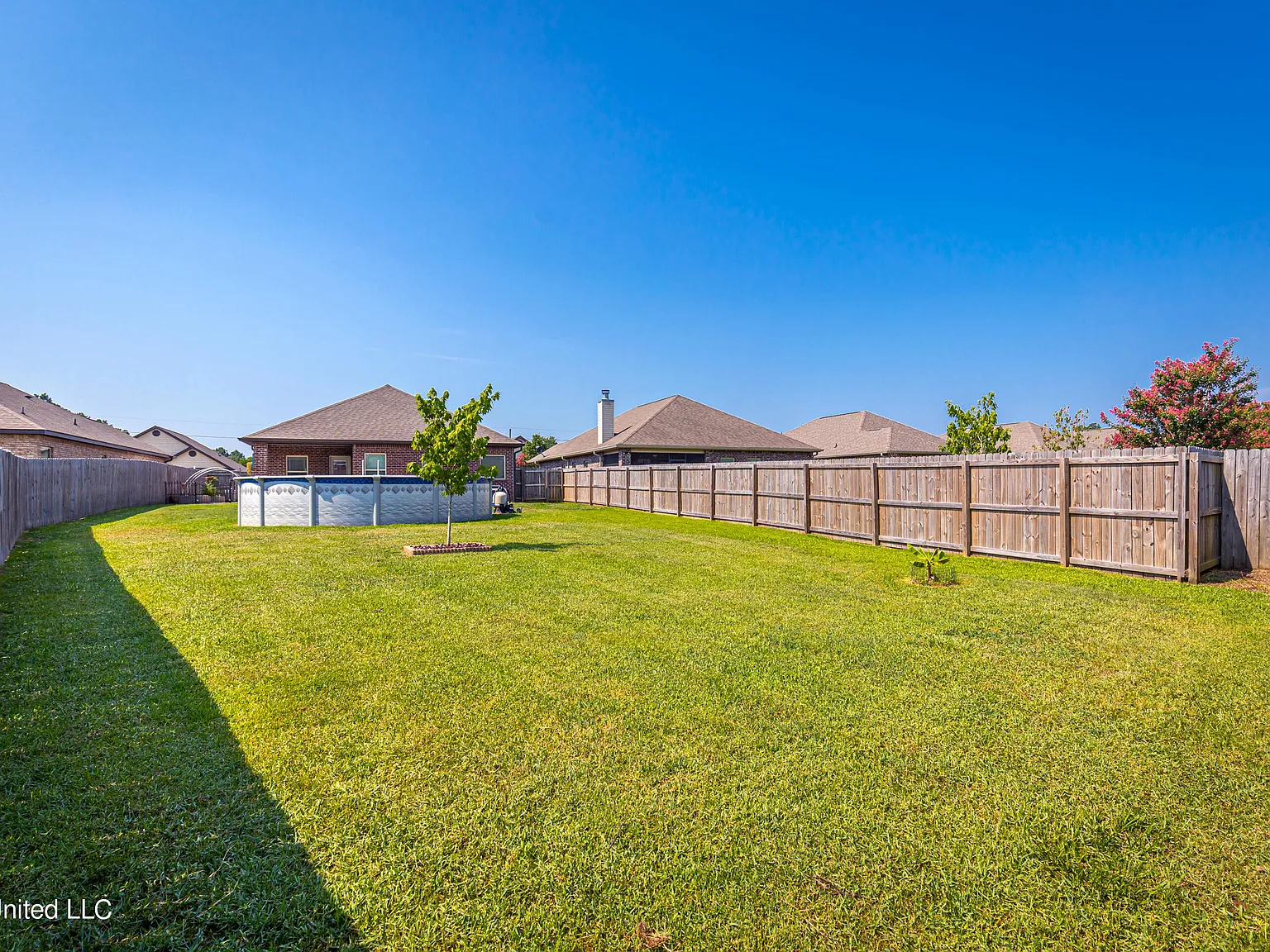 3 bed, 2.0 bath, 1760 sqft, $2,200 — Photo 4