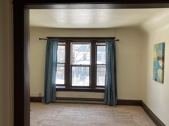 4th image of 2-1902 Pierce St NE #2