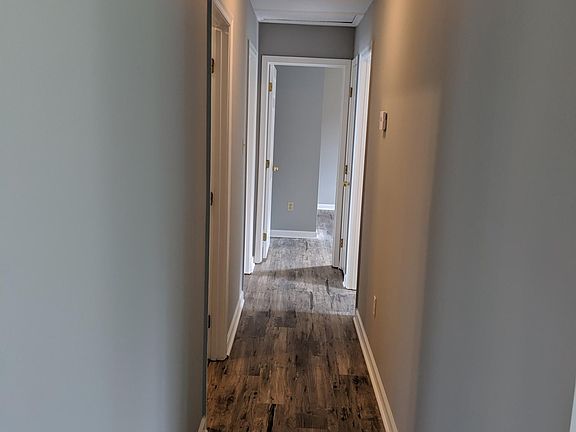 5th image of 136 Pebble Brook Ln