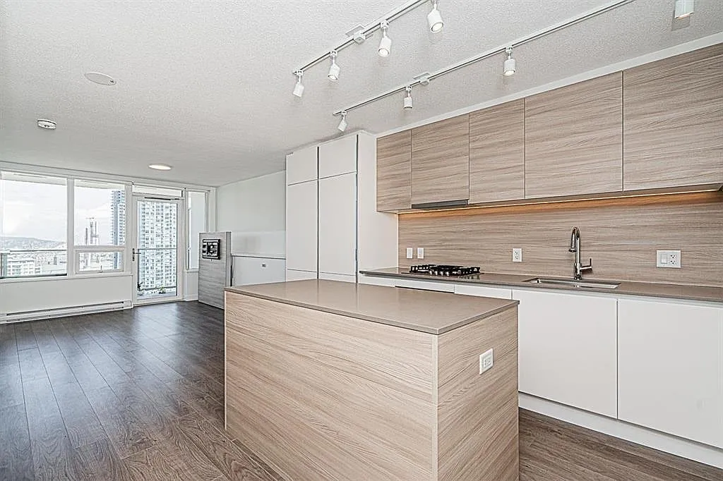 1 bed, 576 sqft, $2,200 — Photo 1