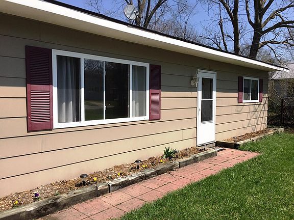 Solar lighted walkway