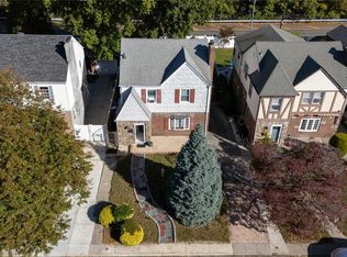 163-37 15th Dr, Whitestone, NY 11357