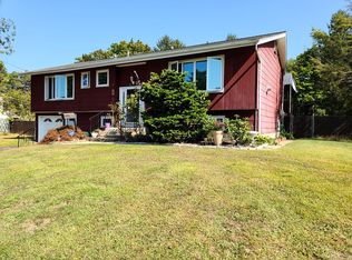 31 Kilmer Ave, Dix Hills, NY 11746