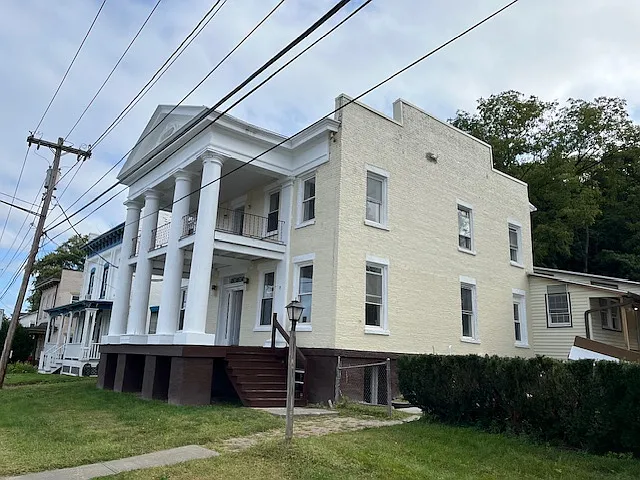 40 N Main St #6 — Photo 15