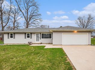 3694 N Greenwood Dr, Warsaw, IN 46582