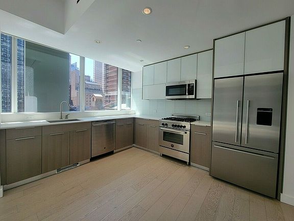 3rd image of 242 W 53rd St APT 14G